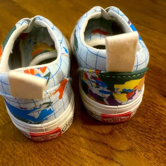 Toddler World Map Vans Size 5.5 Like New - Picture 3 of 4